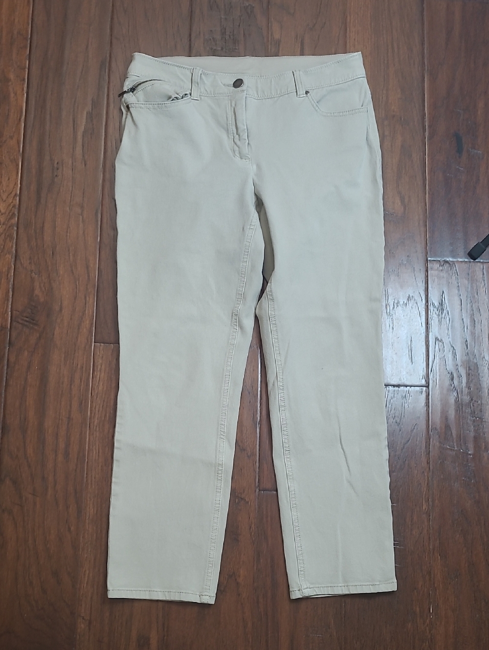 Chico's Greyish Khaki So Slimming Ankle Jeans size 0 (4)